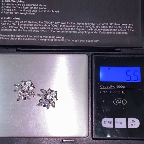 Unsigned Silver-tone Marquis Clear Crystal Cluster Omega Clip Pierced Earrings - Picture 12 of 12